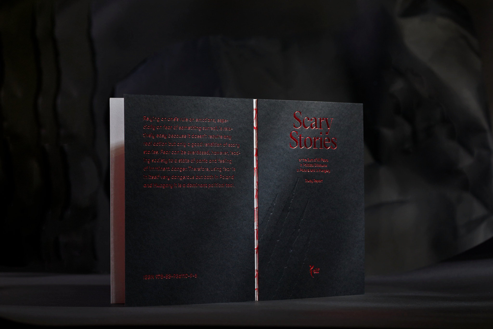 Scary_stories_typo-MarcinHernas_fotBasia_BudniakSCARY-Stories0698m