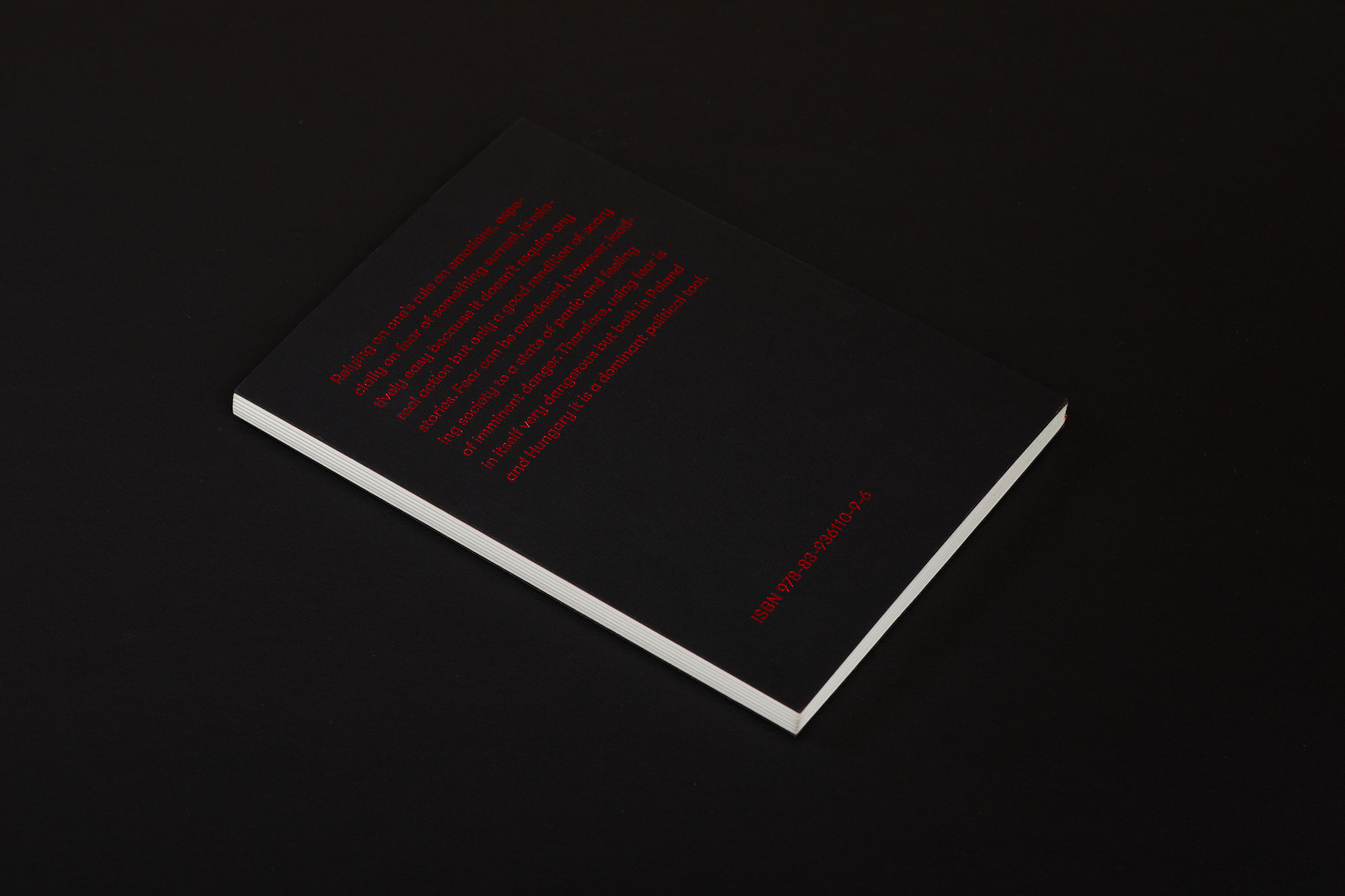 Scary_stories_typo-MarcinHernas_fotBasia_BudniakSCARY-Stories_1237m‑1